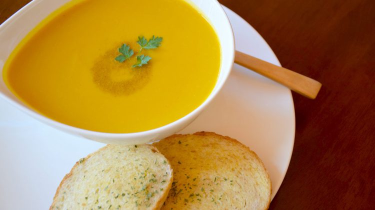 PUMPKIN SOUP WITH NORWEGIAN BREAD（いわき市平のコーヒーと紅茶・ランチとケーキのノルウェーカフェです）